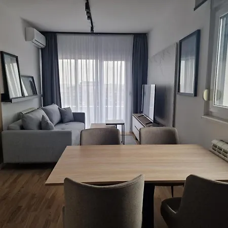 Lux Na Ledinama